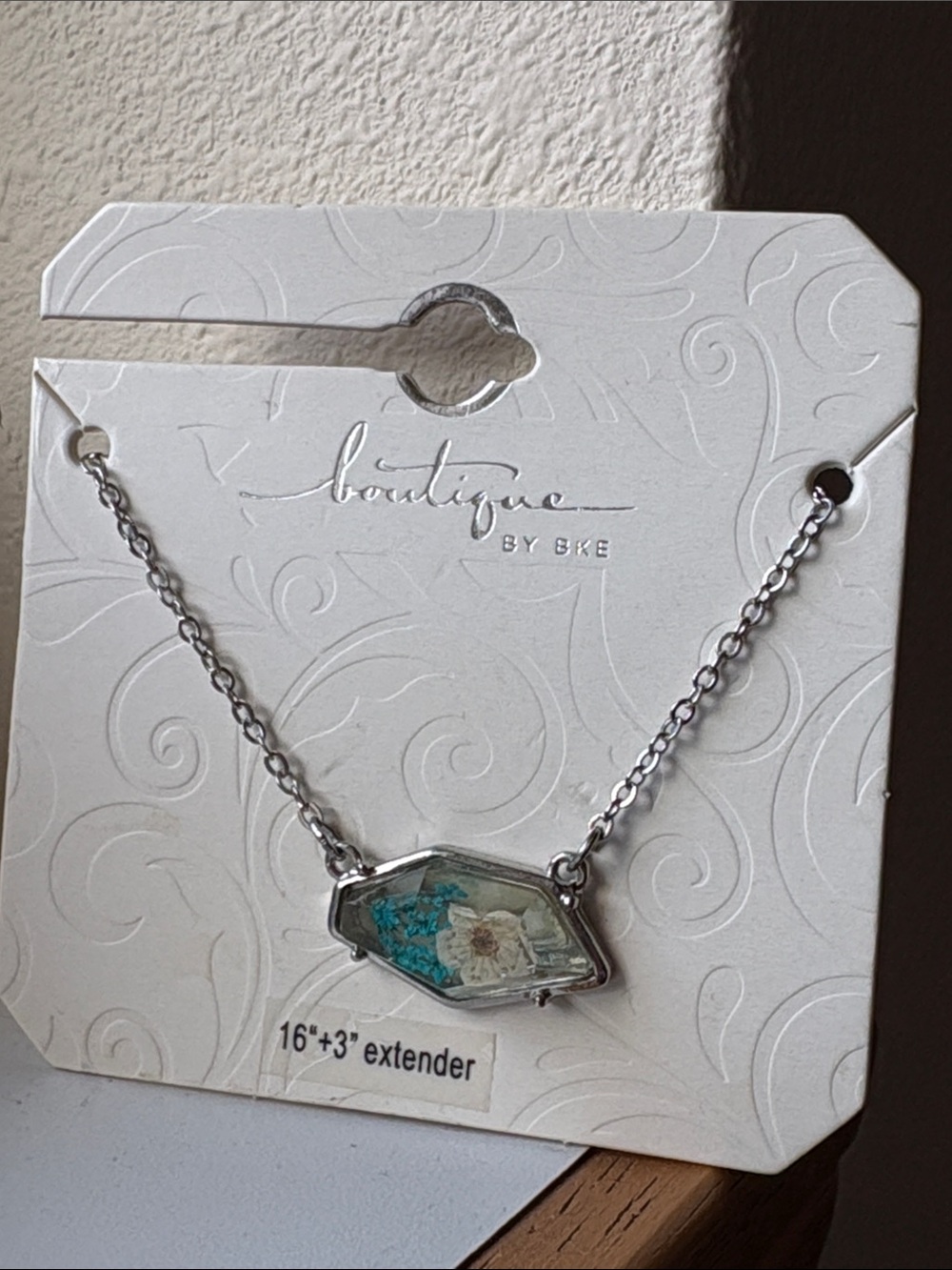 Buckle Silver-Tone Floral Resin Pendant Necklace - Blue & White